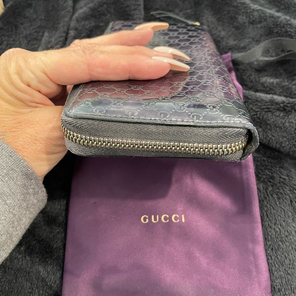 Gucci zip around wallet💜💜EUC - Picture 3 of 6